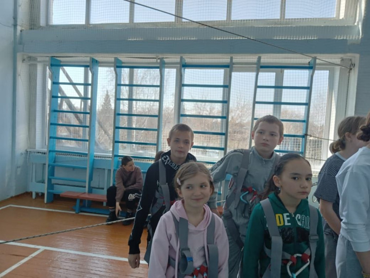 Соревнования по туризму.